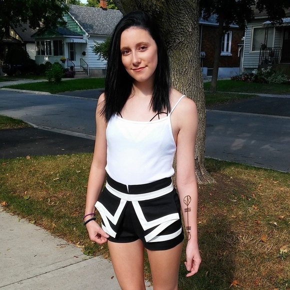 Meet your Posher, Michyla - Picture 1 of 1